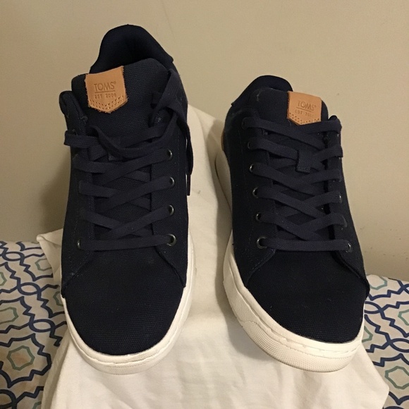 🔥Best offers, TOM’S, worn twice, see pics, navy blue/tan, great shoes - Picture 1 of 4